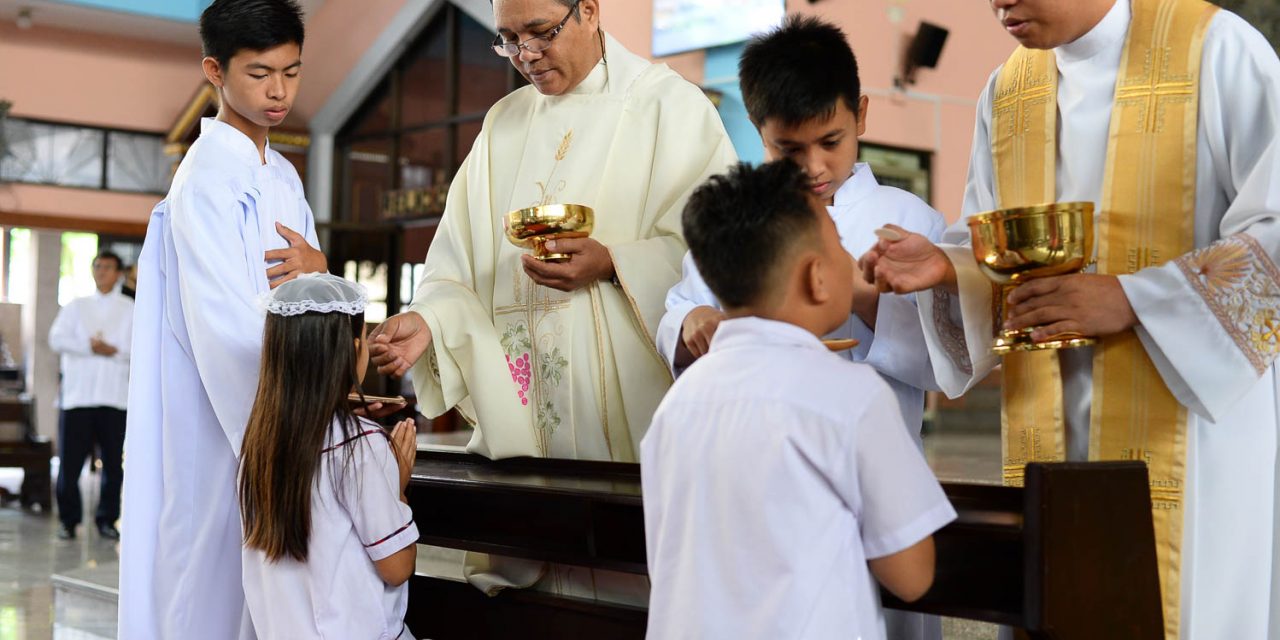 184 Children Received First Holy Communion