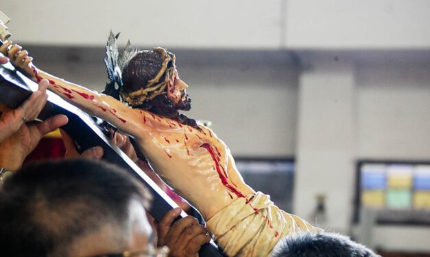 Pagpaparangal sa Krus na Banal